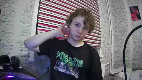 Snapshot of jonnymyloka chatting on 12-24-24, 11:33 JONNY online show from 12-24-24, 11:33