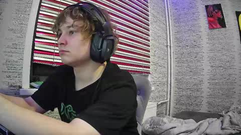 Snapshot of jonnymyloka chatting on 12-29-24, 01:56 JONNY online show from 12-29-24, 01:56