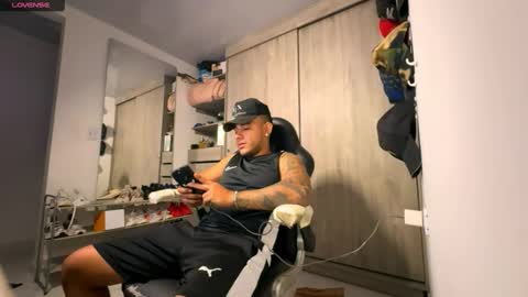 Snapshot of jordylatin202 chatting on 11-08-25, 01:39 DAVID online show from 11-08-25, 01:39