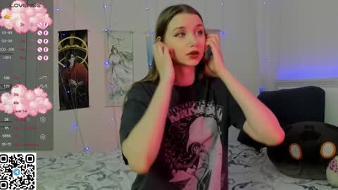 Snapshot of jorroger chatting on 02-07-25, 08:31 Mila online show from 02-07-25, 08:31