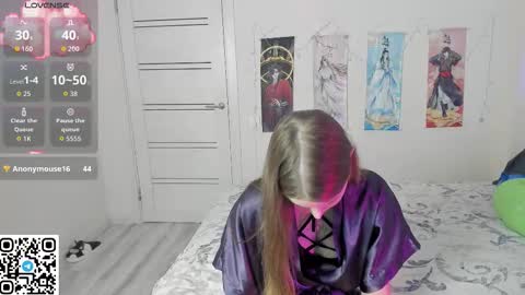 Snapshot of jorroger chatting on 09-20-25, 07:59 Mila online show from 09-20-25, 07:59
