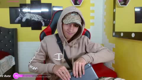 Snapshot of jose_sexycumm chatting on 10-13-25, 05:02 jose_sexycumm online show from 10-13-25, 05:02