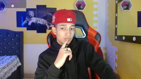 Snapshot of jose_sexycumm chatting on 11-02-25, 08:33 jose_sexycumm online show from 11-02-25, 08:33