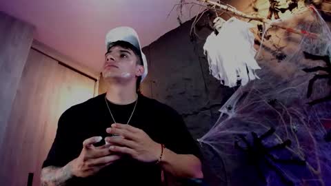 Snapshot of joseph__boy chatting on 10-23-25, 11:20 JOSEPH online show from 10-23-25, 11:20