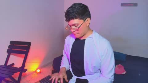 Snapshot of joseph_brown_ chatting on 05-04-26, 02:40 JOSEPH BROWN online show from 05-04-26, 02:40