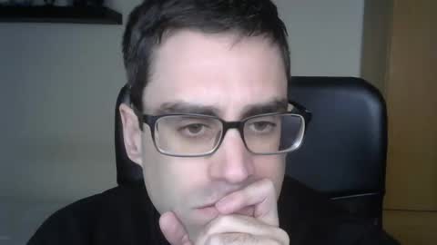 Snapshot of josevd chatting on 01-26-25, 12:01 Jose online show from 01-26-25, 12:01