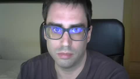 Snapshot of josevd chatting on 11-10-25, 04:17 Jose online show from 11-10-25, 04:17