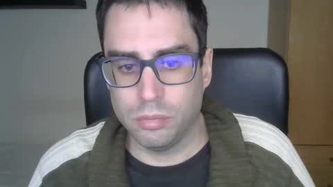 Snapshot of josevd chatting on 01-11-26, 02:11 Jose online show from 01-11-26, 02:11