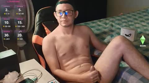 Snapshot of josh_18cm chatting on 10-23-25, 09:52 josh_18cm online show from 10-23-25, 09:52