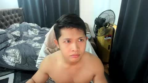 Snapshot of joshay21 chatting on 06-25-26, 03:17 joshay21 online show from 06-25-26, 03:17