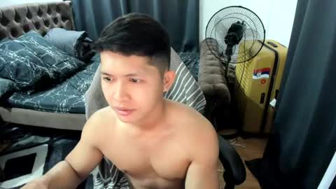 Snapshot of joshay21 chatting on 06-29-26, 03:35 joshay21 online show from 06-29-26, 03:35