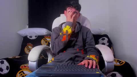 Snapshot of joshmiller_ chatting on 12-16-24, 01:10 Josh online show from 12-16-24, 01:10