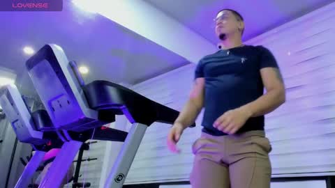 joshmiller___ online show from 05-11-26, 07:11