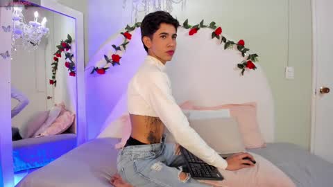 Snapshot of joshua_sanz chatting on 10-04-25, 03:48 Joshua Sanz online show from 10-04-25, 03:48