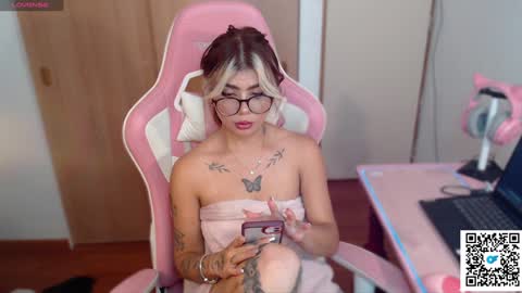 josephine   independent model    online show from 12-19-24, 12:34