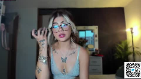 josephine   independent model    online show from 01-20-25, 11:10