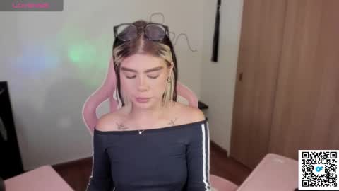 josephine   independent model    online show from 02-23-25, 11:04