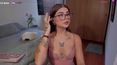 josephine   independent model    online show from 12-15-25, 10:14