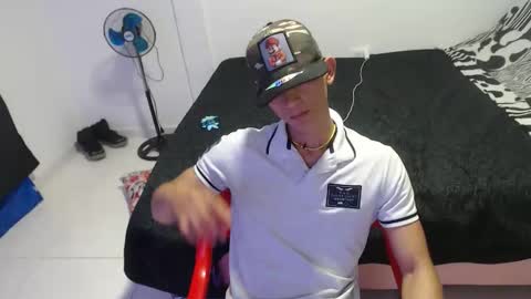 Snapshot of josue25sex chatting on 11-30-25, 02:59 josue25sex online show from 11-30-25, 02:59