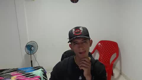 Snapshot of josue25sex chatting on 12-17-25, 11:55 josue25sex online show from 12-17-25, 11:55