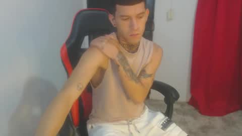 josue_linares online show from 11-02-25, 04:59