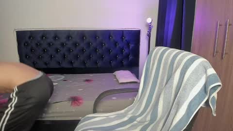 josy online show from 04-22-26, 02:36