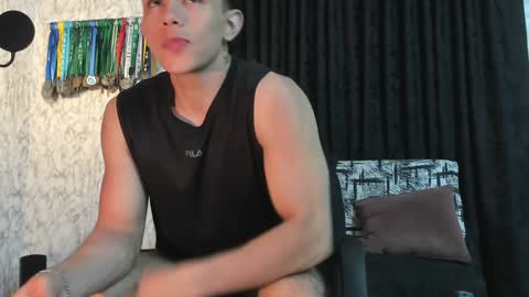 Im Jouliano online show from 02-06-25, 01:38