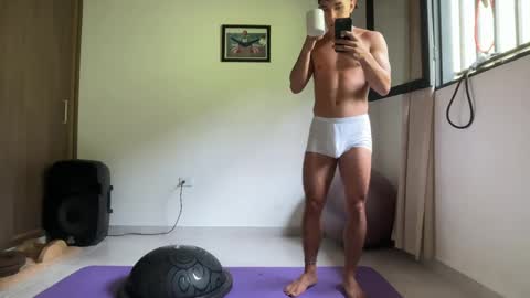 Im Jouliano online show from 05-11-26, 03:40