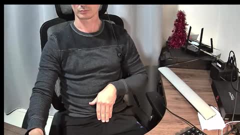 Matias online show from 12-16-25, 05:45