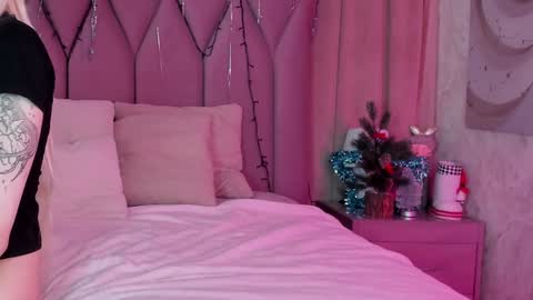 Snapshot of joybarker chatting on 01-11-25, 01:43 Joy Barker online show from 01-11-25, 01:43
