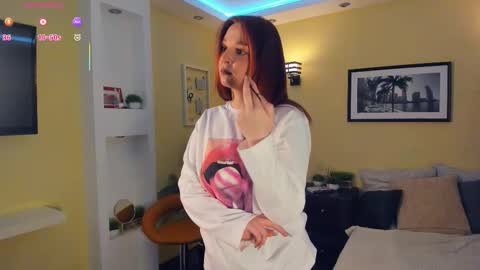 Snapshot of joyce_energy chatting on 12-14-25, 09:36 Joyce online show from 12-14-25, 09:36