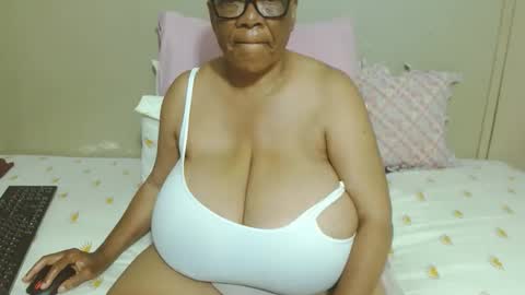 DairyQueen online show from 12-15-25, 07:51