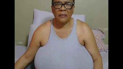 Snapshot of joycemando chatting on 05-31-26, 02:57 DairyQueen online show from 05-31-26, 02:57