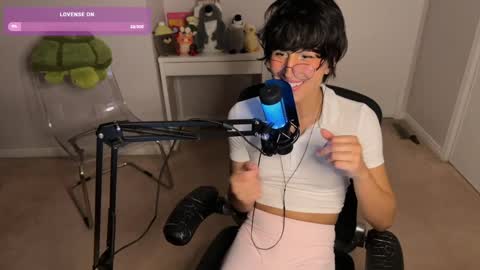 Snapshot of joystickjackie chatting on 12-03-24, 11:35 Jackie Joy online show from 12-03-24, 11:35