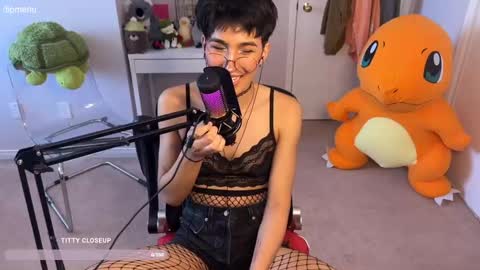 Snapshot of joystickjackie chatting on 09-16-25, 07:04 Jackie Joy online show from 09-16-25, 07:04