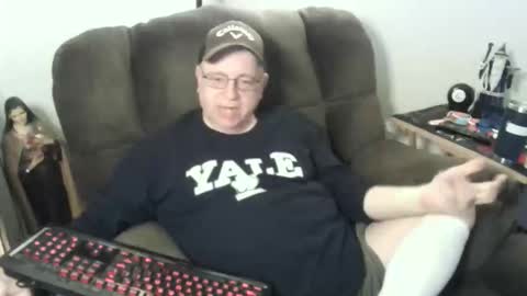 Snapshot of jpmel99 chatting on 10-18-25, 10:10 jpmel99 online show from 10-18-25, 10:10