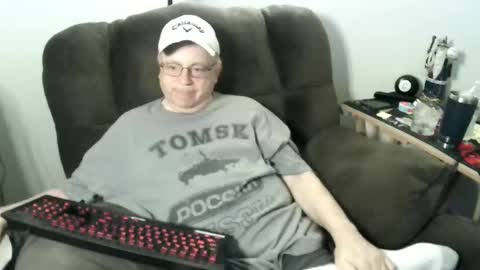 Snapshot of jpmel99 chatting on 11-17-25, 01:00 jpmel99 online show from 11-17-25, 01:00