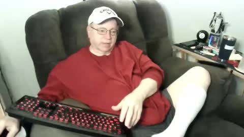 Snapshot of jpmel99 chatting on 12-13-25, 10:59 jpmel99 online show from 12-13-25, 10:59