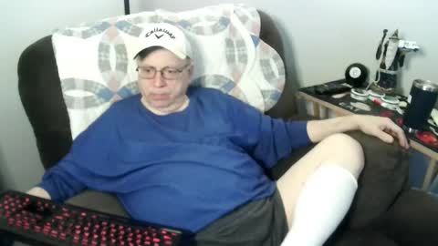 Snapshot of jpmel99 chatting on 05-09-26, 10:59 jpmel99 online show from 05-09-26, 10:59