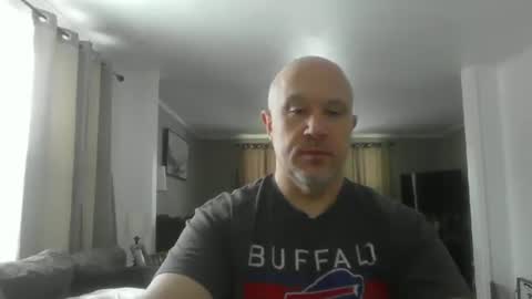 Snapshot of jr1871 chatting on 02-25-26, 01:32 jr1871 online show from 02-25-26, 01:32