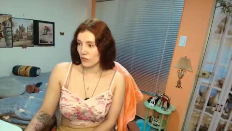 Camila Buitrago online show from 10-11-25, 02:15