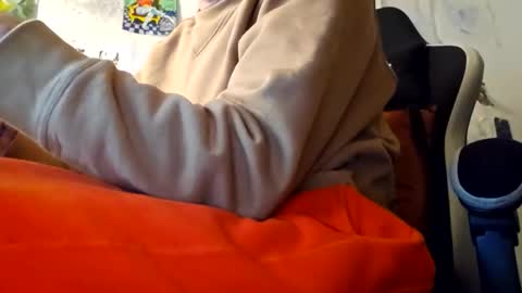 Snapshot of ju537705 chatting on 10-31-25, 08:48 ju537705 online show from 10-31-25, 08:48