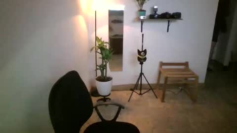 juan235665 online show from 06-08-26, 01:28