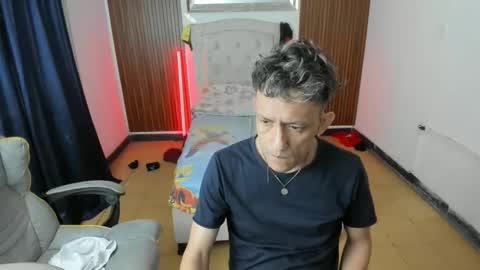 juan_and_luke online show from 04-23-26, 11:53