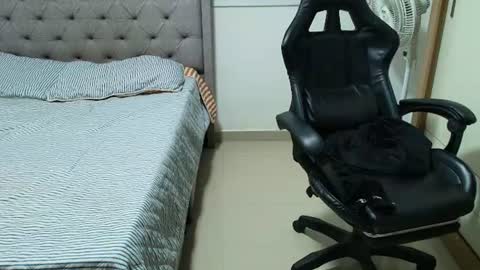 juan_gomez_1 online show from 07-15-26, 11:04