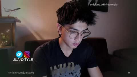 . online show from 10-10-25, 03:27