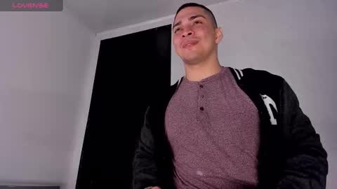 Snapshot of juandiamonds chatting on 02-11-25, 02:24 Juan David online show from 02-11-25, 02:24