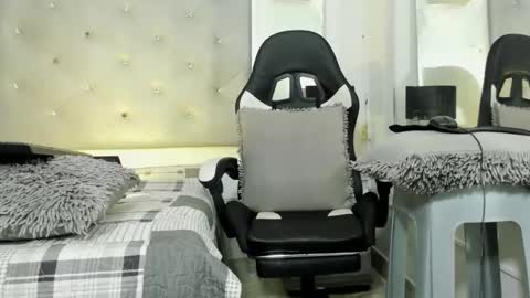 Juan Diego Uribe online show from 02-22-25, 02:30