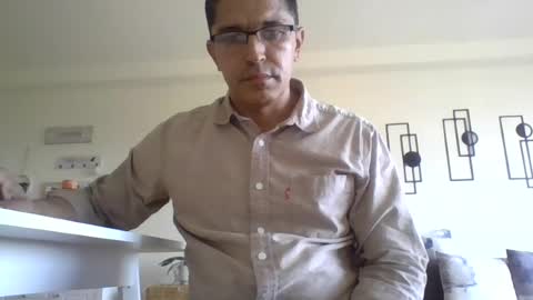juanearth1 online show from 06-12-26, 09:57