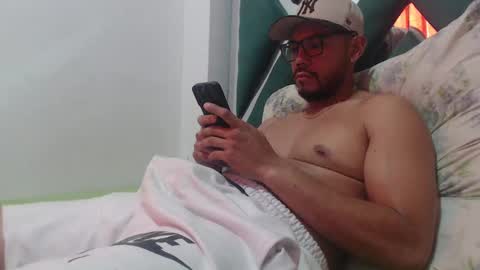 juanfe_style online show from 11-09-25, 03:43